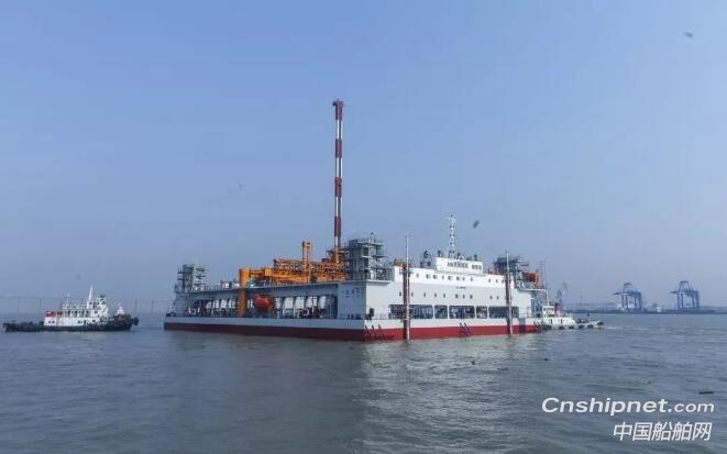 世界最大碎石鋪設整平船“一航津平2”順利完成下水
