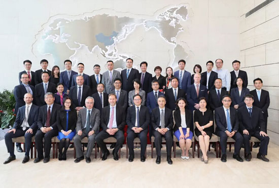 江南造船和馬士基航運5艘2200箱船建造合同正式簽約 江南造船和馬士基航運5艘2200箱船建造合同正式簽約