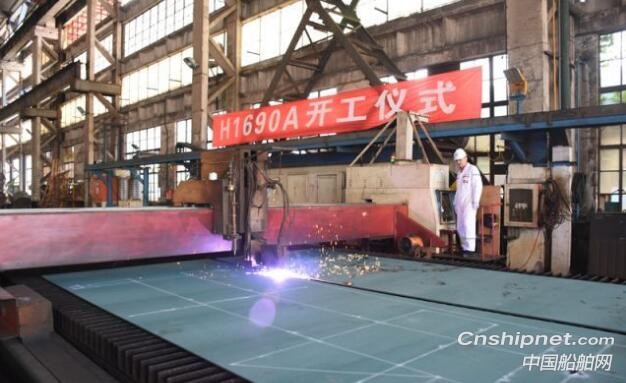 滬東中華一LNG船一重吊船分別開工