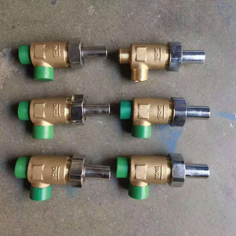 船用外螺紋直角液體安全閥CB/907-94實物圖