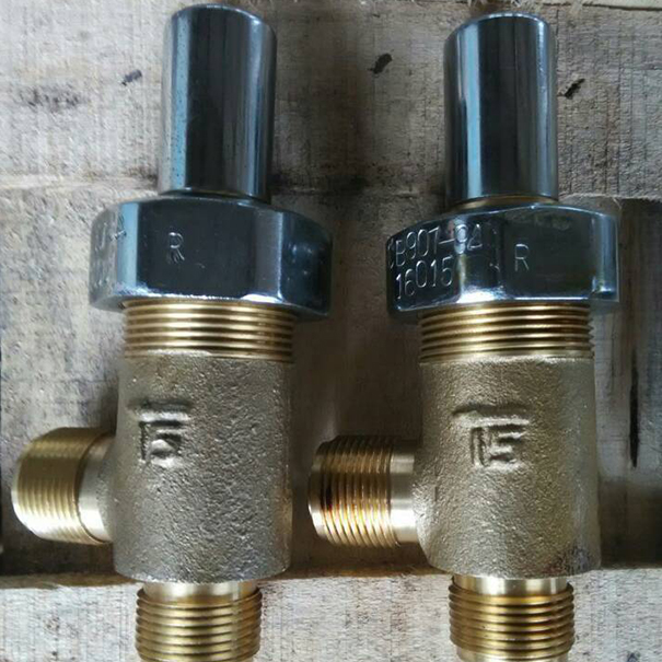 船用外螺紋直角液體安全閥CB/907-94實物圖